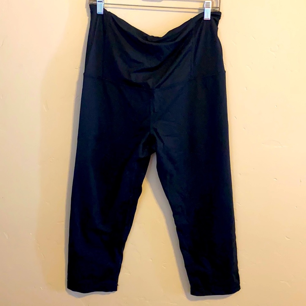 Maternity cropped workout spandex leggings, size XL, good condition
